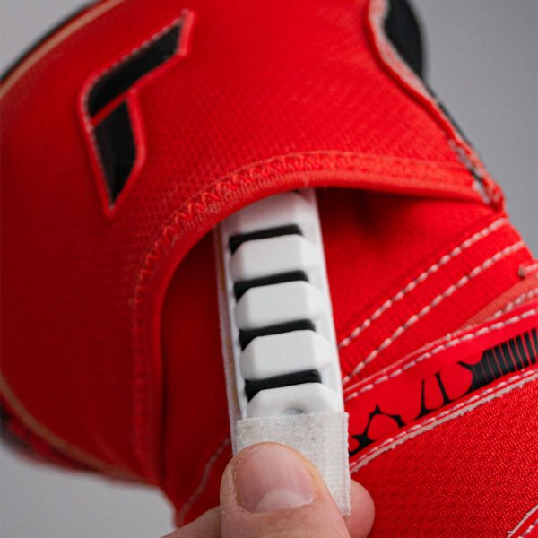 REUSCH ATTRAKT GOLD X EVOLUTION CUT FINGER SUPPORT