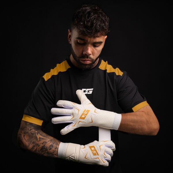 ONE GLOVE TYPE-R GOLD