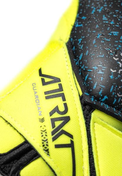 REUSCH Attrakt Fusion Guardian